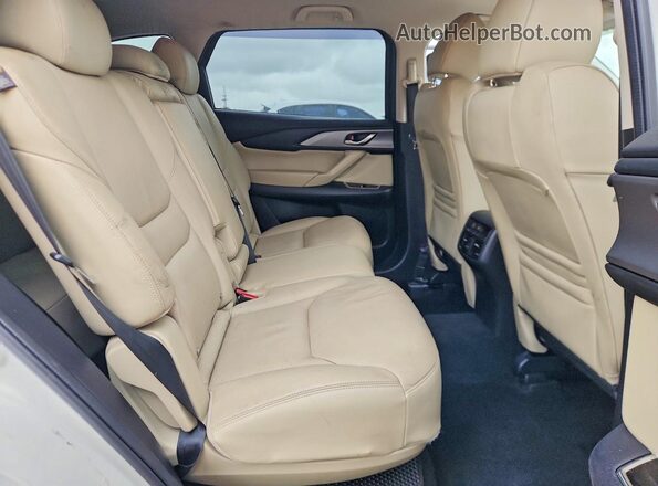 JM3TCACY7J0224015 2018 MAZDA CX-9 White Widok wnętrza z tyłu
