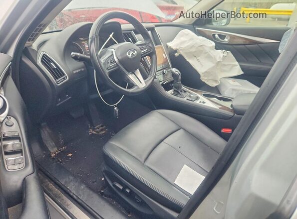 JN1EV7AR9JM433570 2018 INFINITI Q50 Серебряный Вид панели приборов