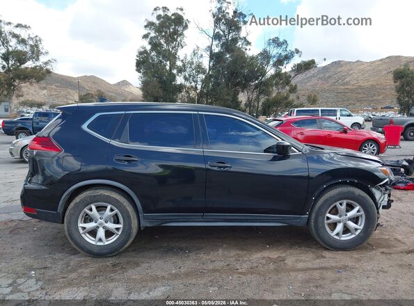 JN8AT2MT2HW137708 2017 NISSAN ROGUE Черный Вид задней части салона