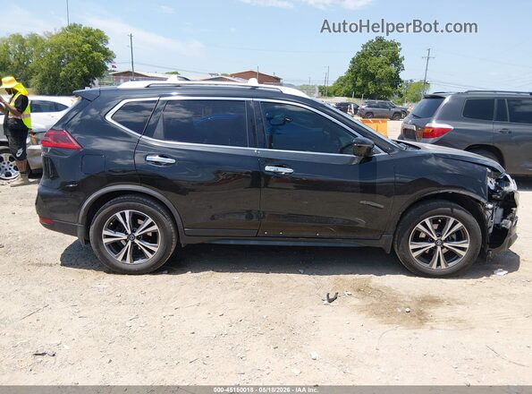 JN8AT2MT2KW268497 2019 NISSAN ROGUE Черный Вид задней части салона