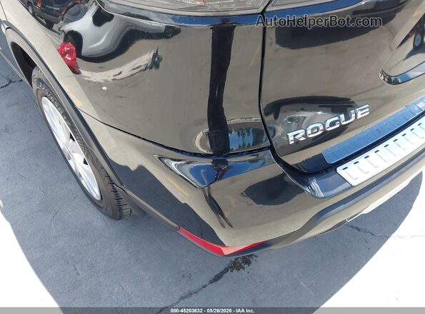 JN8AT2MV8HW021477 2017 NISSAN ROGUE Black Widok z przodu