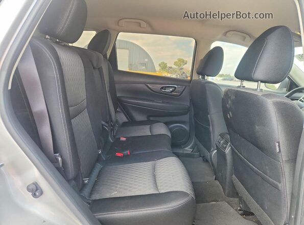 JN8AT2MVXHW255202 2017 NISSAN ROGUE Silver უკანა სავარძლების ხედი