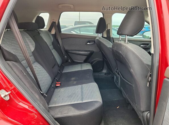JN8AT3BA4MW003574 2021 NISSAN ROGUE Red Vista de los asientos traseros
