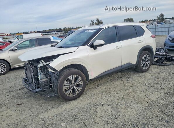 JN8AT3BA7MW012978 2021 NISSAN ROGUE White წინა მარცხენა ხედი სამი მეოთხედიდან
