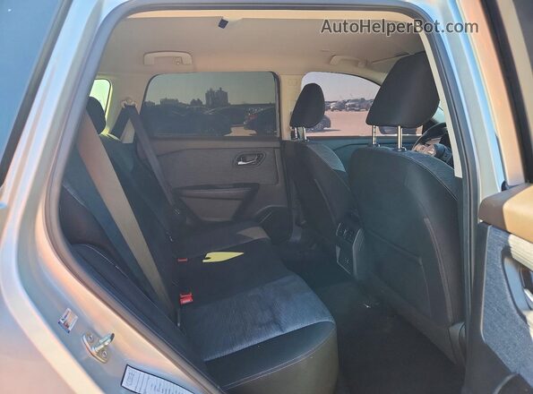 JN8BT3BA1PW413595 2023 NISSAN ROGUE Серебряный Вид задней части салона