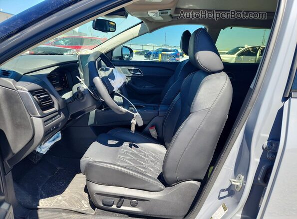 JN8BT3DC9SW101421 2025 NISSAN ROGUE Gray Widok wnętrza z przodu