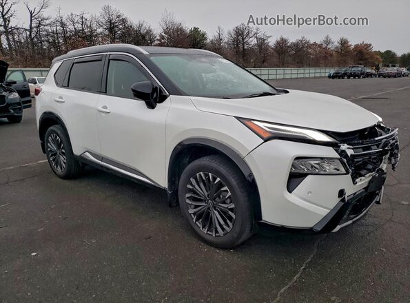 JN8BT3DD0RW453063 2024 NISSAN ROGUE Белый Передняя правая четверть