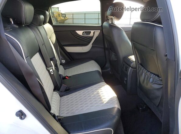 JN8CS1MU7HM140226 2017 INFINITI QX70 White Widok wnętrza z tyłu