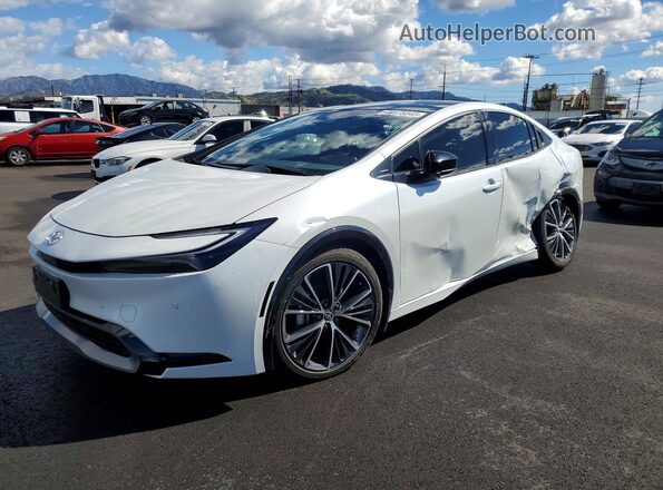 JTDACAAUXR3044666 2024 TOYOTA PRIUS White Առջևի ձախ երեք քառորդ տեսարան