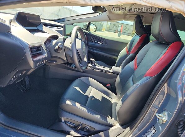 JTDACACU6R3012102 2024 TOYOTA PRIUS Серый Вид салона спереди