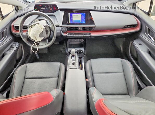 JTDACACU7R3023111 2024 TOYOTA PRIUS Серебряный Вид панели приборов