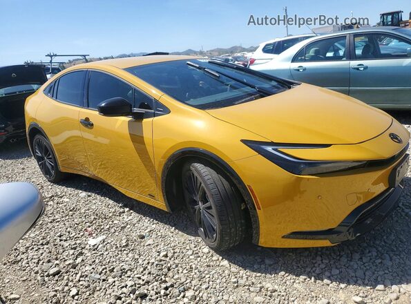 JTDADABU6T3034591 2026 TOYOTA PRIUS Yellow Передня права чверть