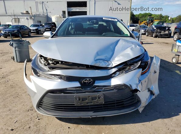 JTDB4MEE5P3003767 2023 TOYOTA COROLLA Серебряный Вид спереди