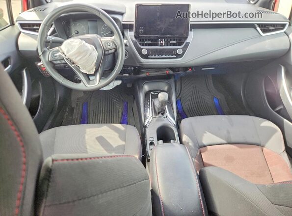 JTDBCMFE4PJ015308 2023 TOYOTA COROLLA Red Widok deski rozdzielczej