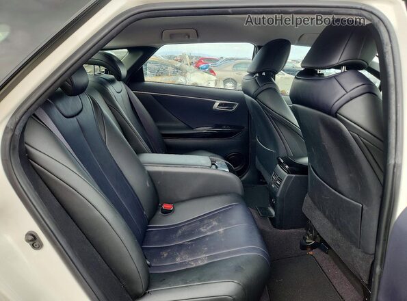 JTDBVRBD9JA003912 2018 TOYOTA MIRAI White Widok tylnych siedzeń