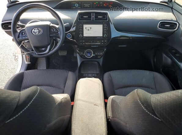 JTDKAMFP5M3166844 2021 TOYOTA PRIUS Серебряный Вид панели приборов