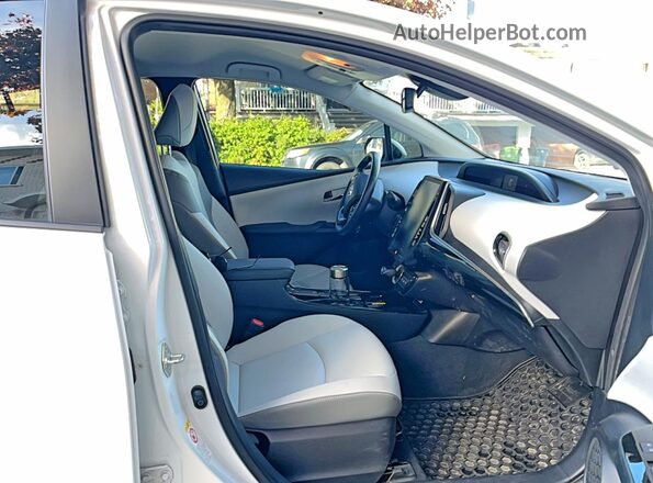 JTDKAMFP7N3218640 2022 TOYOTA PRIUS White Вид спереду