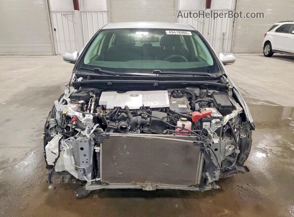JTDKAMFU3M3143438 2021 TOYOTA PRIUS Silver Widok z przodu