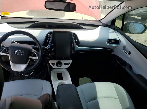 JTDKARFP8J3073745 2018 TOYOTA PRIUS Red Widok deski rozdzielczej