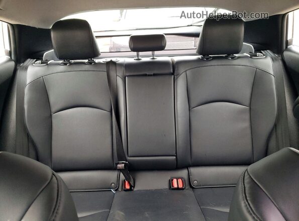 JTDL9RFUXK3011607 2019 TOYOTA PRIUS White Widok tylnych siedzeń