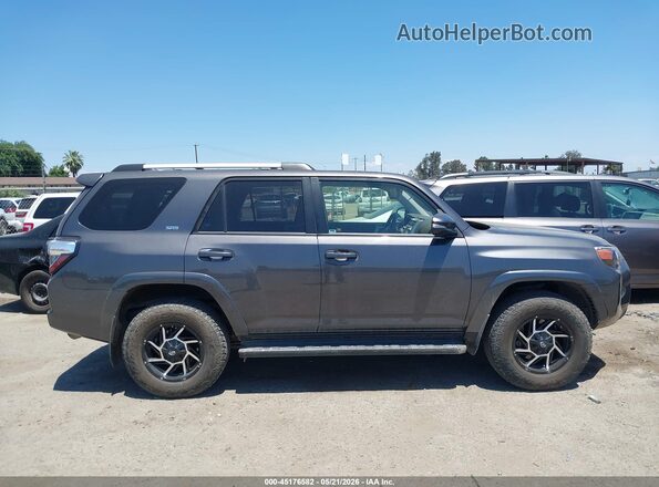 JTEBU5JR5K5682575 2019 TOYOTA 4RUNNER Серый Панорамный вид салона 360°