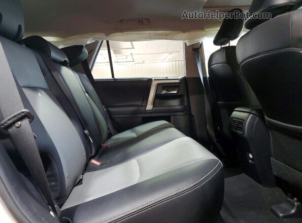 JTEBU5JR7K5671867 2019 TOYOTA 4RUNNER Silver Widok wnętrza z tyłu