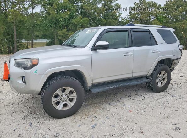 JTEBU5JR9K5659963 2019 TOYOTA 4RUNNER Серебряный Передняя левая четверть