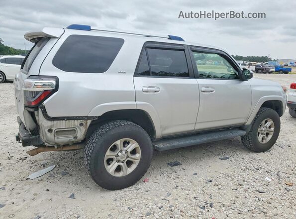 JTEBU5JR9K5659963 2019 TOYOTA 4RUNNER Серебряный Задняя правая четверть