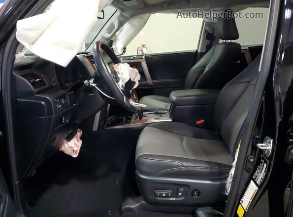 JTEFU5JR8P5282521 2023 TOYOTA 4RUNNER Черный Вид салона спереди