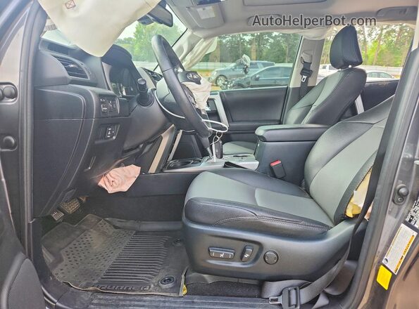 JTEFU5JR9P5281636 2023 TOYOTA 4RUNNER Серый Вид салона спереди