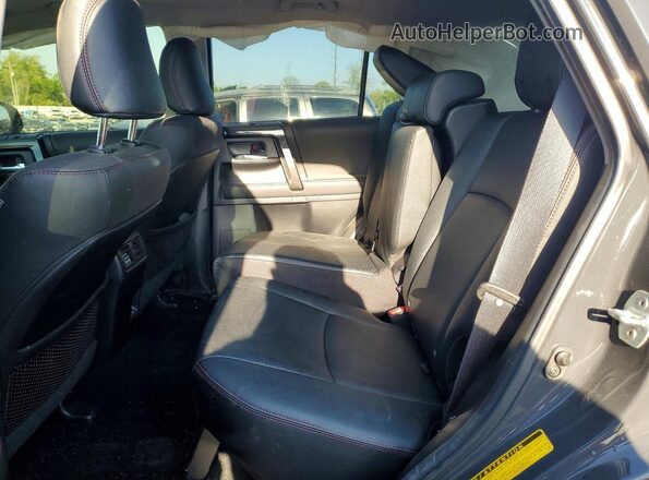 JTERU5JR1R6242050 2024 TOYOTA 4RUNNER Gray Вид задньої частини салону