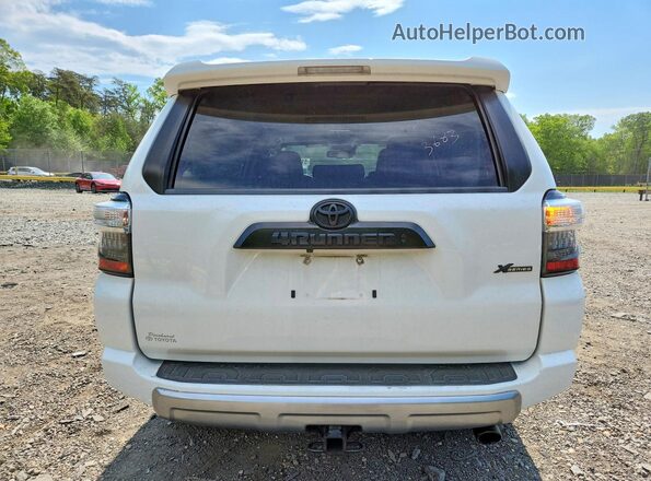 JTERU5JR4M5922863 2021 TOYOTA 4RUNNER White Widok z tyłu