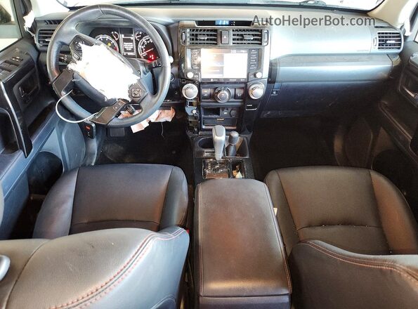 JTERU5JR4P6134504 2023 TOYOTA 4RUNNER Silver Vista del salpicadero