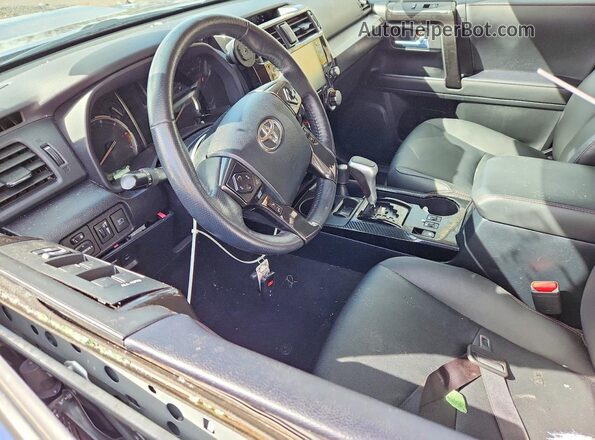 JTERU5JR5R6235781 2024 TOYOTA 4RUNNER Blue Вид салону спереду