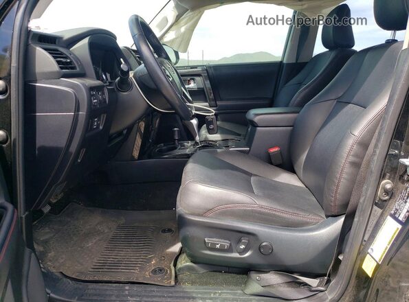 JTERU5JR7P6207557 2023 TOYOTA 4RUNNER Черный Вид салона спереди