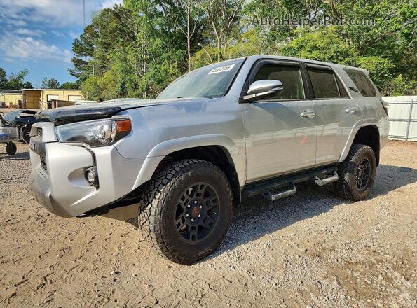 JTERU5JR8P6147871 2023 TOYOTA 4RUNNER Серебряный Передняя левая четверть