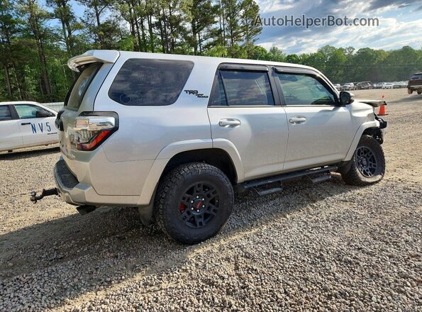 JTERU5JR8P6147871 2023 TOYOTA 4RUNNER Серебряный Задняя правая четверть