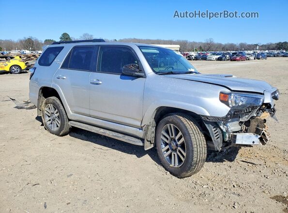 JTESU5JR6R6234480 2024 TOYOTA 4RUNNER Silver Delantero derecho