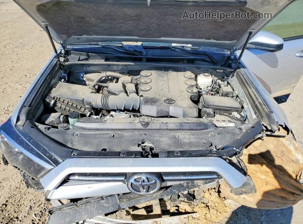 JTESU5JR6R6234480 2024 TOYOTA 4RUNNER Silver Vista del compartimento del motor