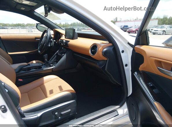 JTHAA1D25M5114733 2021 LEXUS IS 300 Белый Вид салона спереди