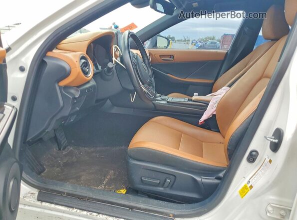 JTHAA1D26M5113493 2021 LEXUS IS White Widok wnętrza z przodu