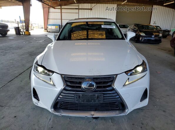 JTHBA1D22J5072912 2018 LEXUS IS Белый Вид спереди