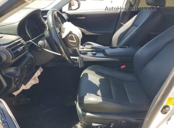 JTHBA1D24H5043017 2017 LEXUS IS Белый Вид салона спереди