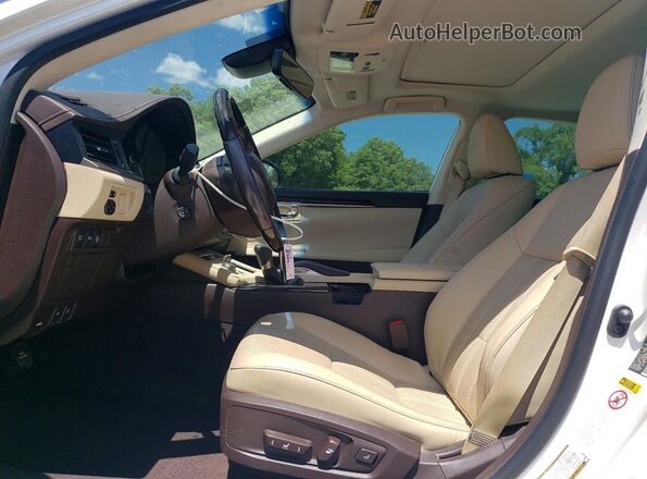 JTHBK1GG4H2253929 2017 LEXUS ES Белый Вид салона спереди