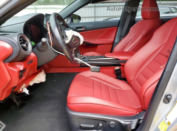 JTHGZ1B29N5051983 2022 LEXUS IS Серебряный Вид салона спереди