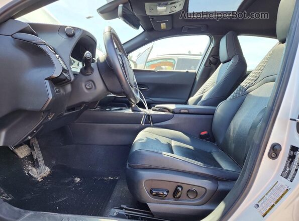 JTHL9JBH0M2042690 2021 LEXUS UX Белый Вид салона спереди
