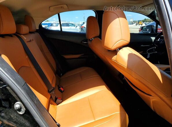 JTHP9JBH9N2057207 2022 LEXUS UX Black Widok tylnych siedzeń