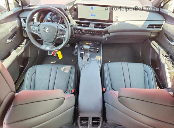 JTHR6JBH7P2142681 2023 LEXUS UX Красный Вид панели приборов