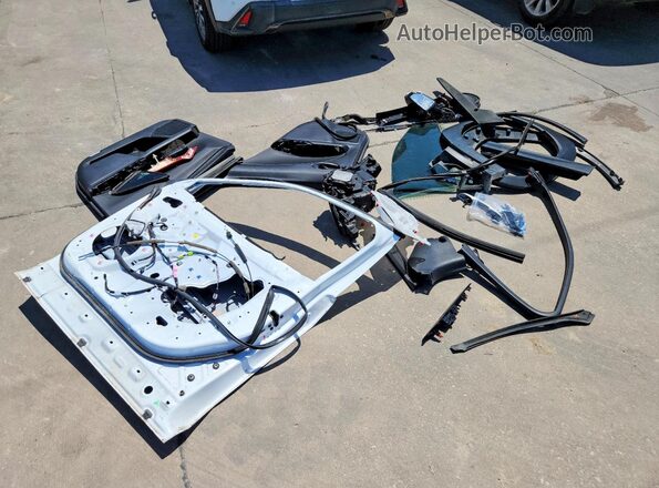 JTHR9JBHXM2039399 2021 LEXUS UX White Widok komory silnika
