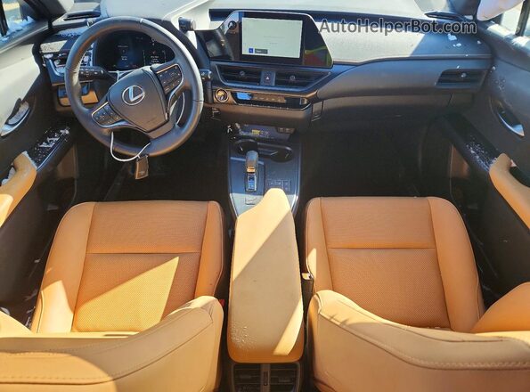 JTHUCJDH4S2007084 2025 LEXUS UX White Вид панелі приладів